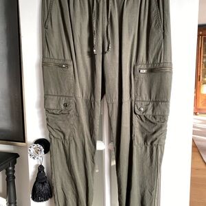 Banana Republic Women's Olive Cargo Pants